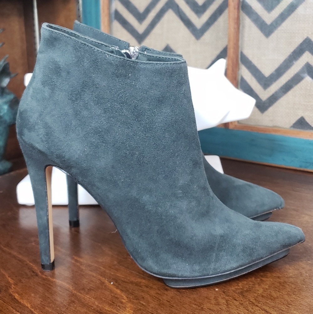 Victoria's Secret pointy leather heeled booties